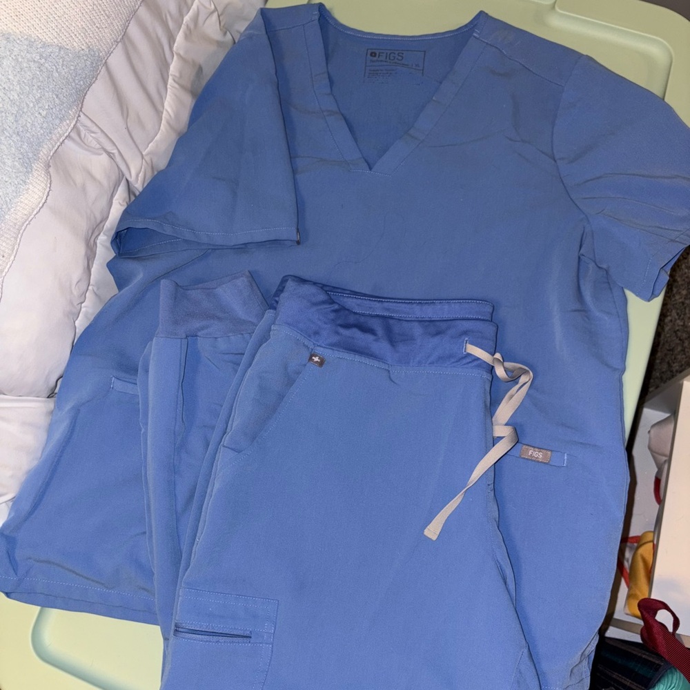 Figs Scrub Set